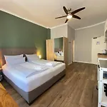 イン Amaroo - Rooms & Apartments 