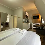Amaroo - Rooms & Apartments 