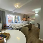 イン Amaroo - Rooms & Apartments 