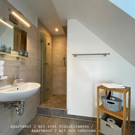 Amaroo - Gaestehaus “charlottenhof” 2*