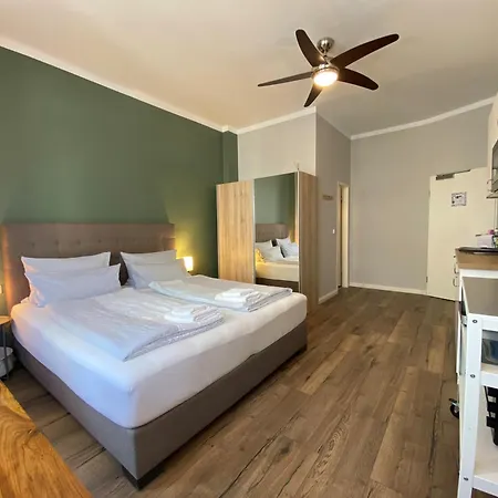 Inn Amaroo - Gaestehaus “charlottenhof”