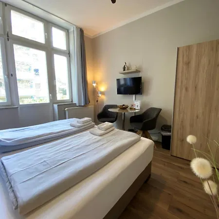Amaroo - Gaestehaus “charlottenhof” Estalagem Potsdam