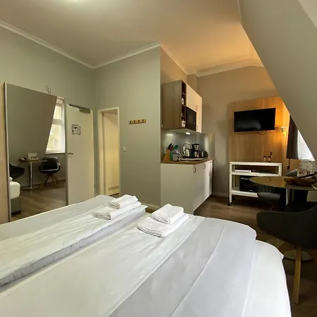 Amaroo - Gaestehaus “charlottenhof” 2* Potsdam