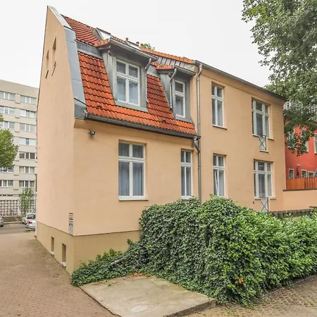 Amaroo - Gaestehaus “charlottenhof” 2*